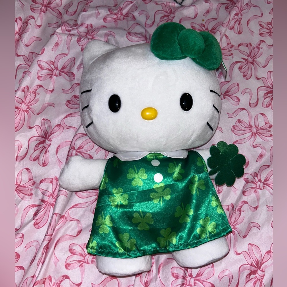 Hello Kitty St Patrick’s Side Stepper